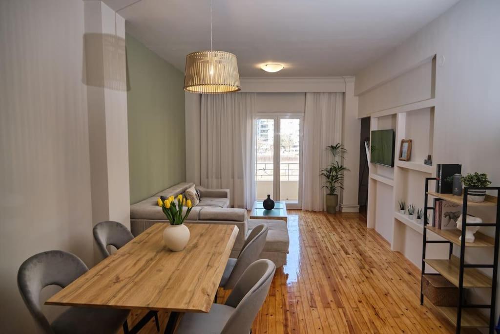 “The Elysian” City Center Apartment เทสซาโลนิกิ ภายนอก รูปภาพ