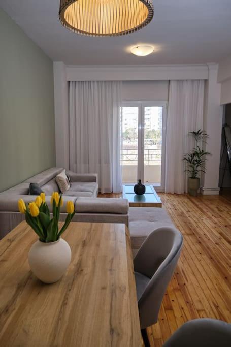 “The Elysian” City Center Apartment เทสซาโลนิกิ ภายนอก รูปภาพ